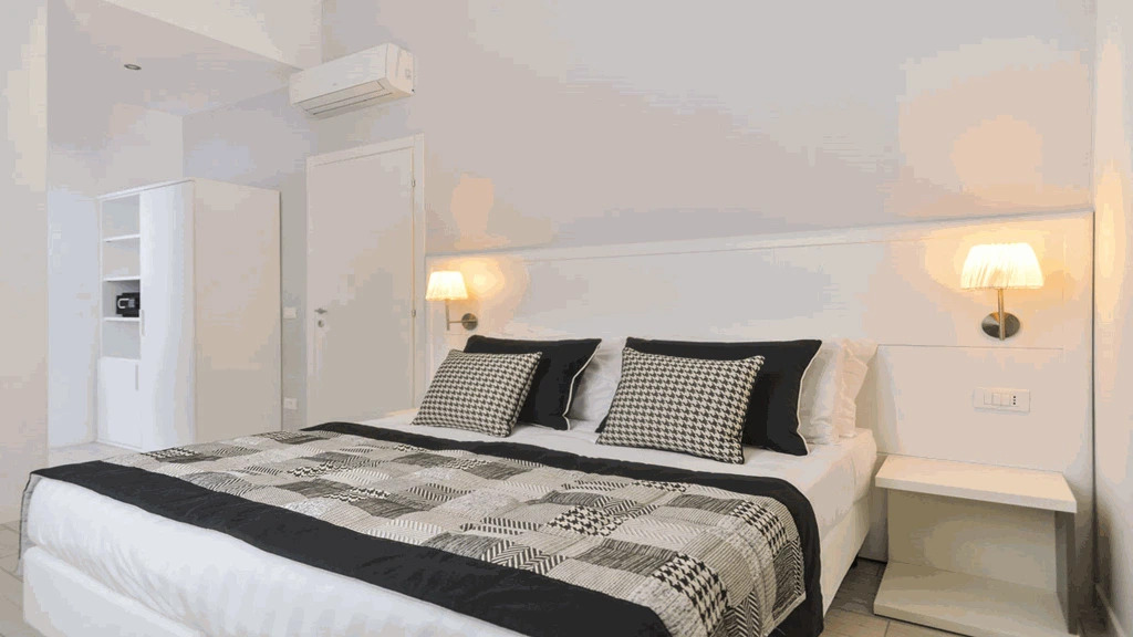 Lata Rooms