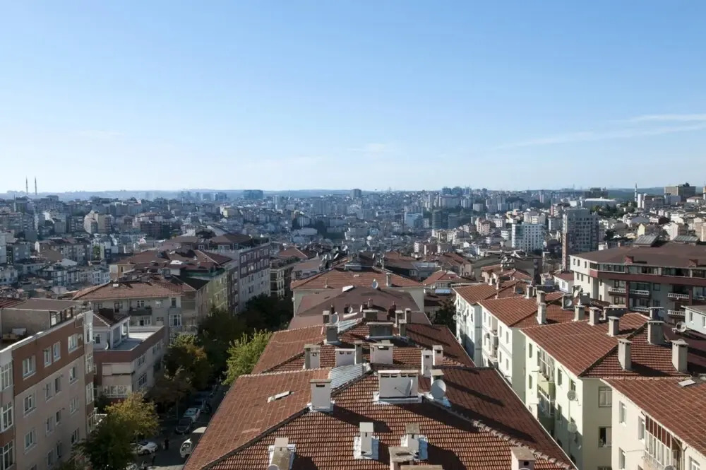 Central Flat With City View and Terrace in Sisli