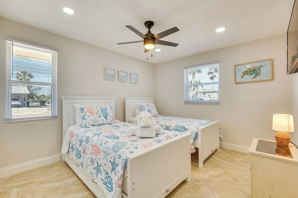 Walk to Fort Myers Beach: Family-friendly Getaway!