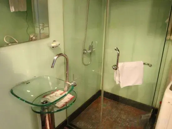 Yasi Apartment Hotel