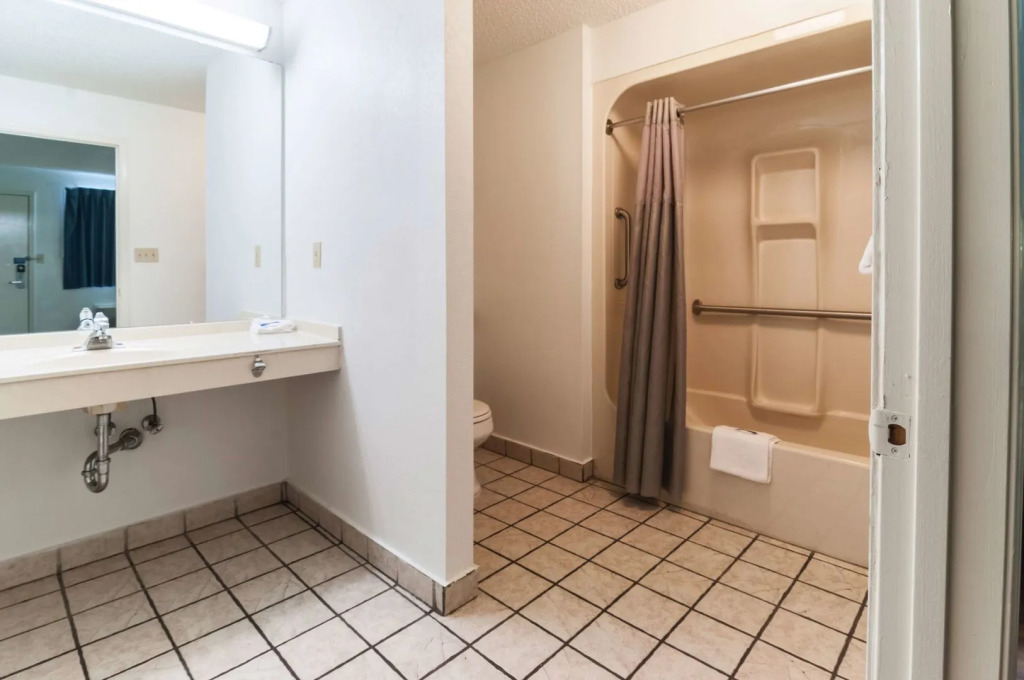 Motel 6-Southgate, MI - Detroit