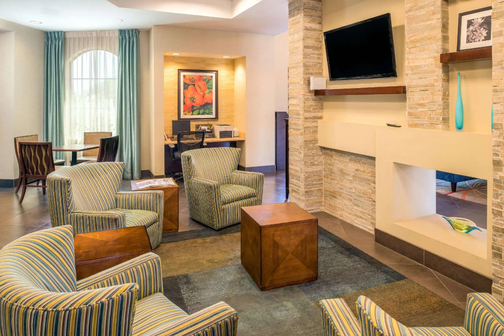 Days Inn and Suites Scottsdale