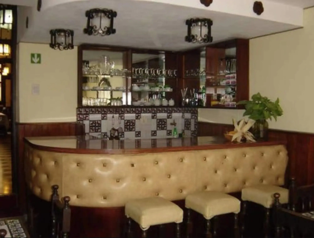 EMPERATRIZ HOTEL familiar