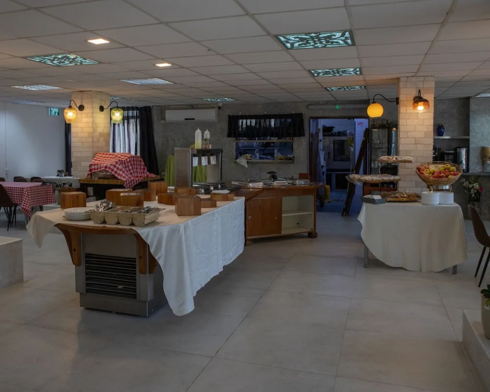 Neve Shalom Hotel
