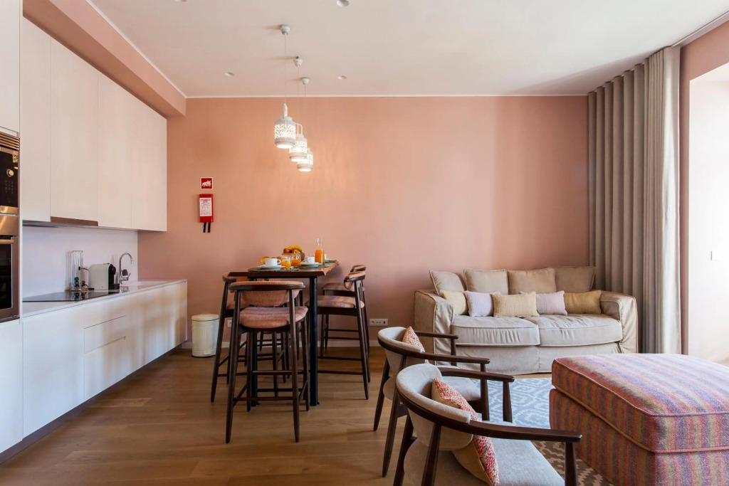 JOIVY Sublime 2BR Apt on Restauradores Sq., nearby Rossio Station