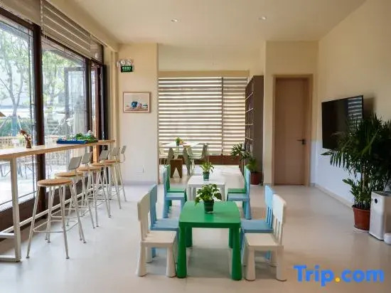 Shuaiwa Club Homestay (Shanghai Jinshan North Station Huakai Seaside Ecological Park)