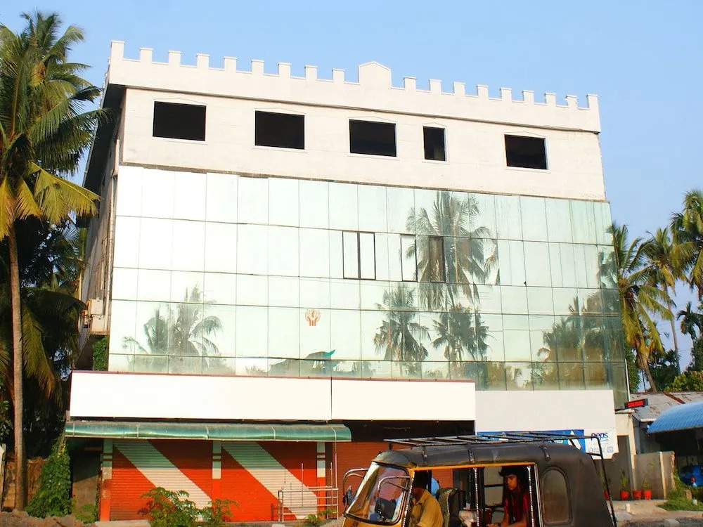 OYO 9902 Nedumparambil Residency