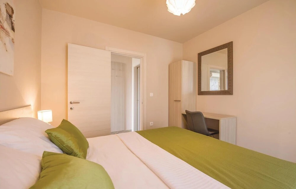 Nice Home in Pjescana Uvala With Wifi and 3 Bedrooms