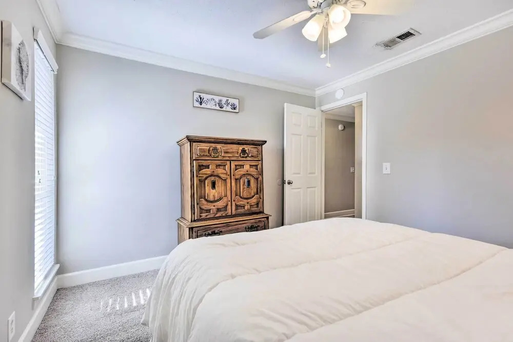 St Simons Island Condo Getaway: 2 Mi to Beach