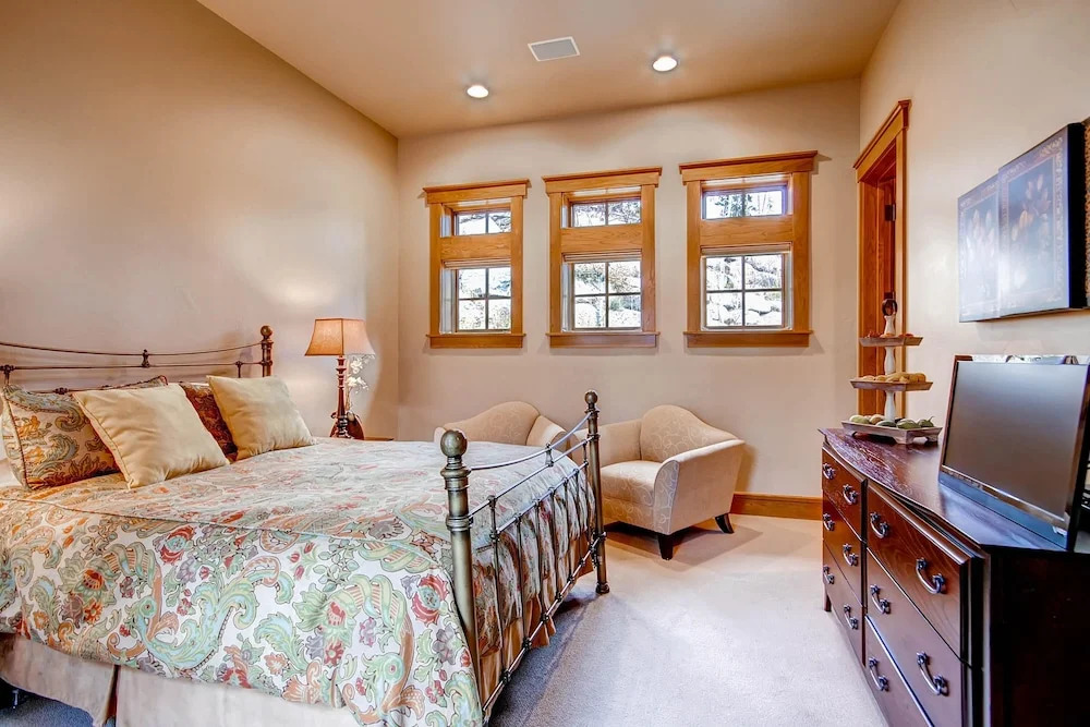 Grace Manor
