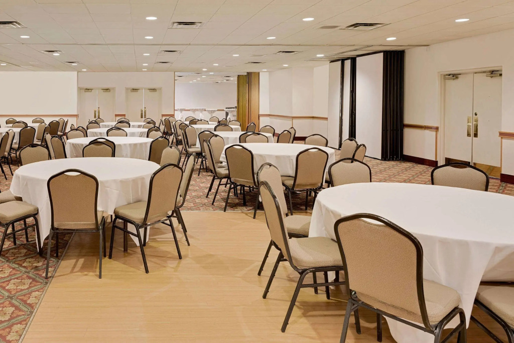 Ramada by Wyndham Marquette