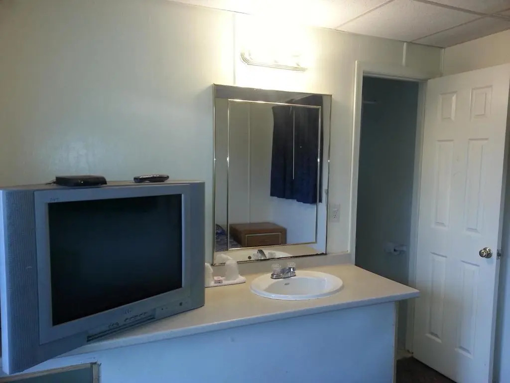 Americana Motel