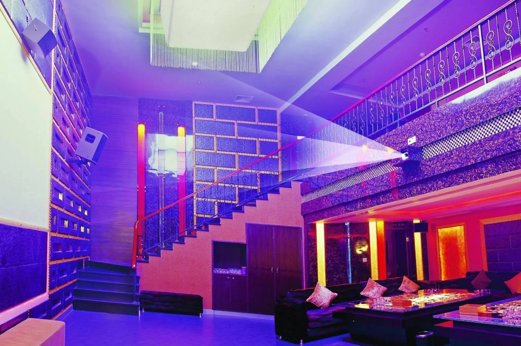 Jiang Men Palace International Hotel