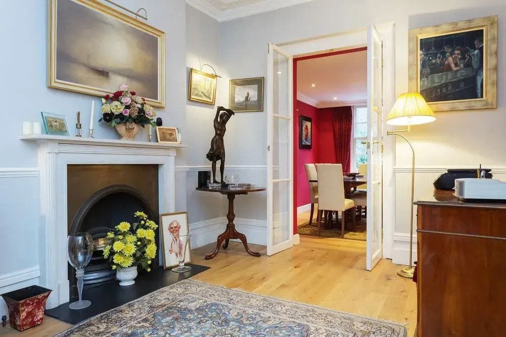 Veeve - Sloane Square Comfort