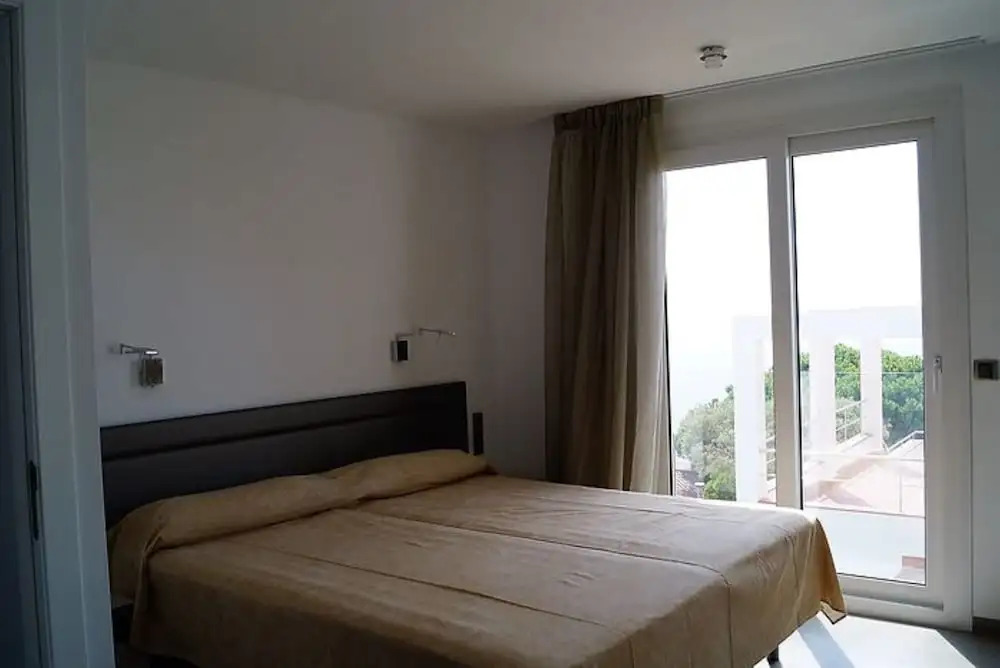 House - 3 Bedrooms with Pool and Sea views - 107932