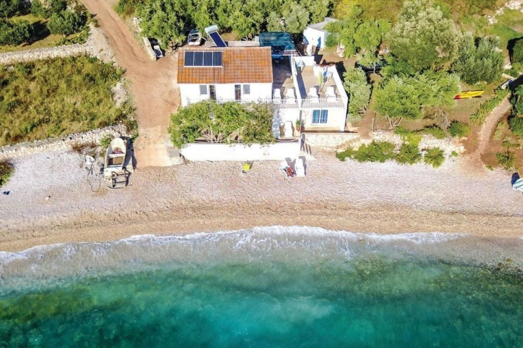 Apartment Mateo - by the beach; A3 Mini Cove Skozanje , Island Hvar