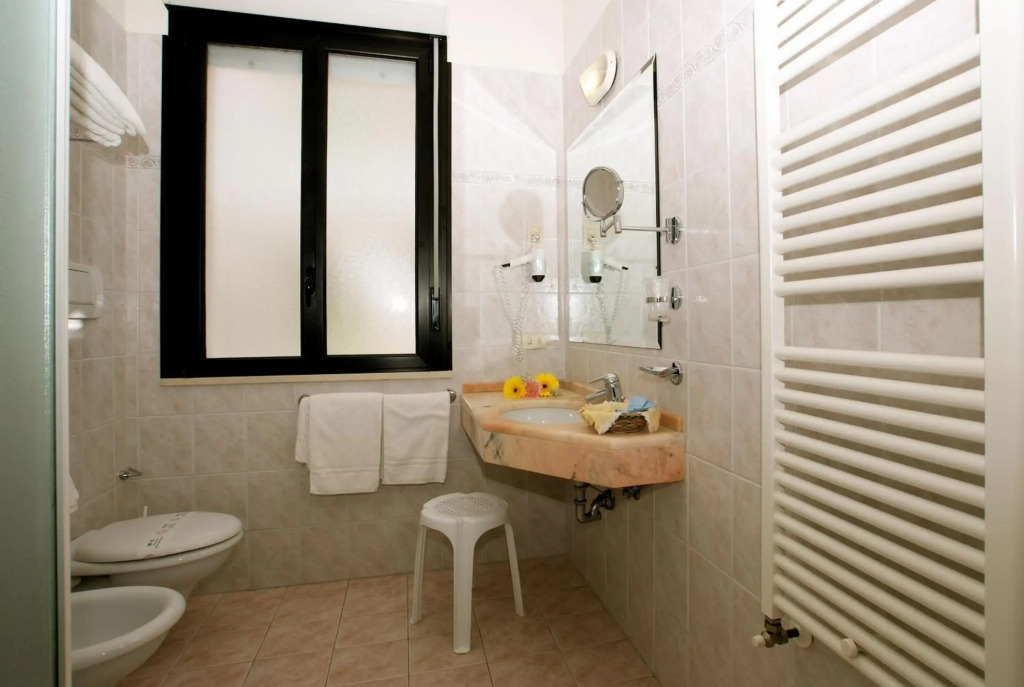 Hotel Athena