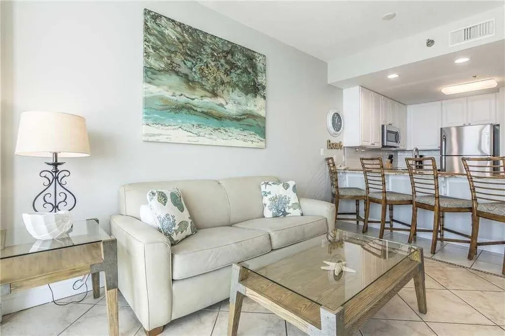 Lighthouse 1202 - 1 Br condo by RedAwning