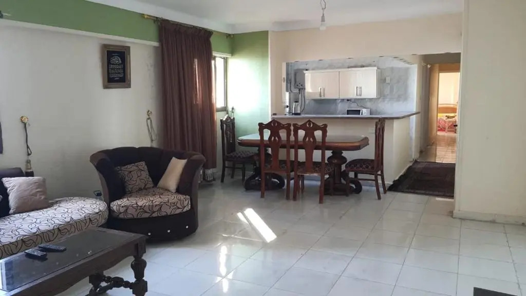 Sea view flat for FAMILY ONLY in Miami