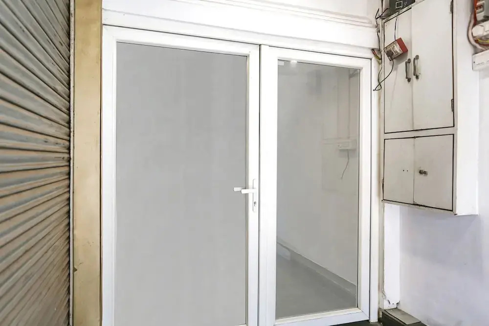 FabHotel Hari Kunj 900m from Kashi Vishwanath Temple - Kashi Vishwanath Temple