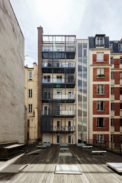 Stunning 2BR Home With Balcony in Batignolles