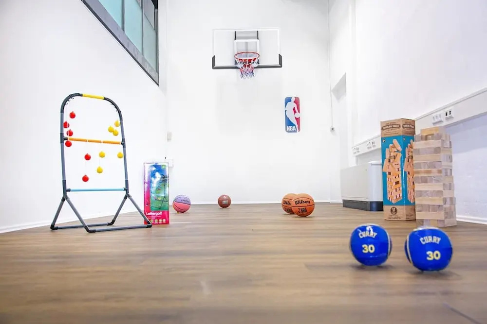 Casino Whirlpool-sauna-kino-indoor-basketball