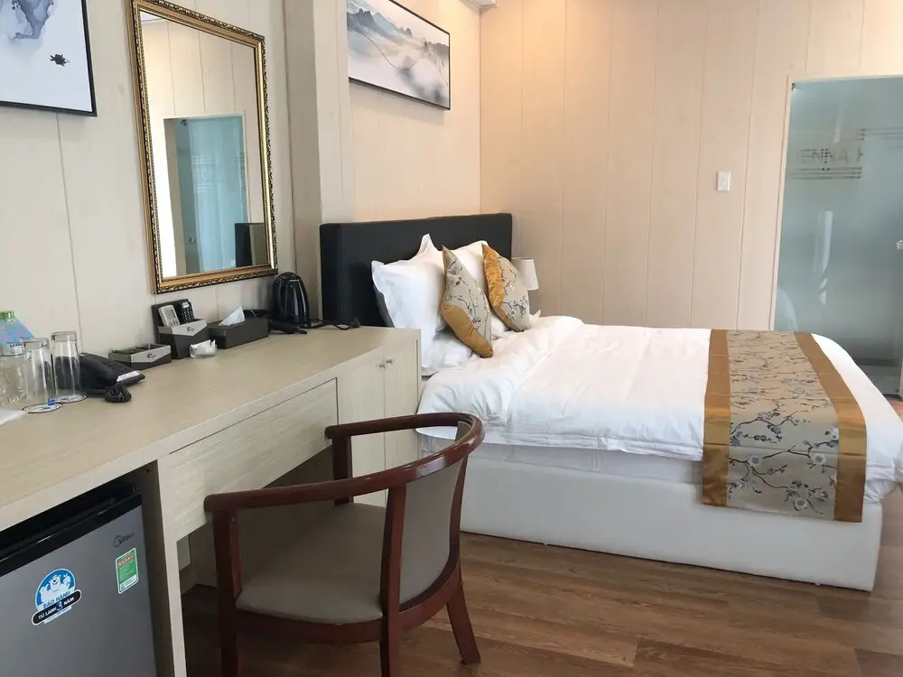 Vienna Hotel by OYO Rooms