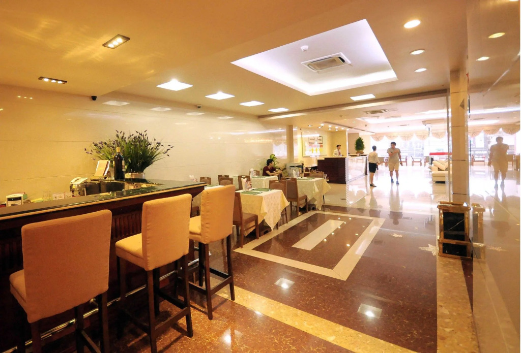 Level Hotel