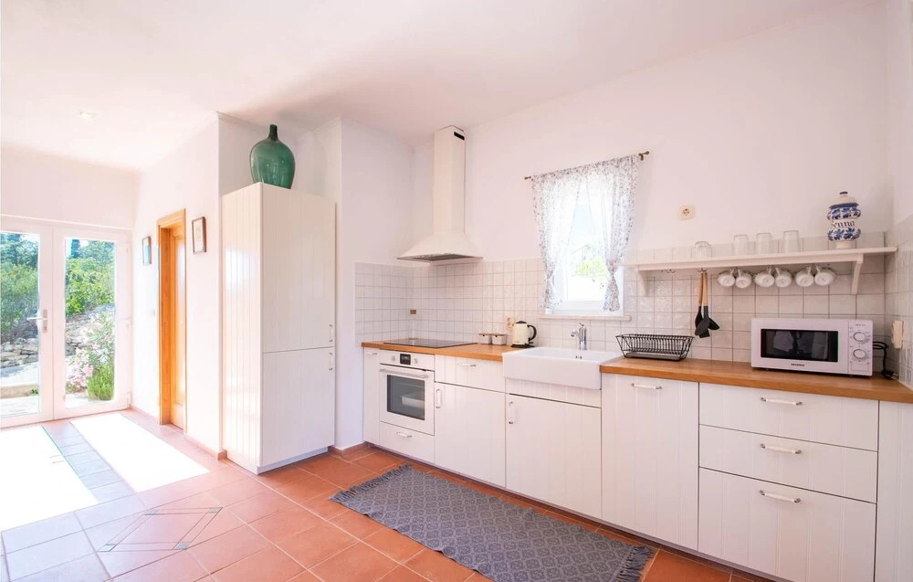 Beach Front Home In Zrnovo