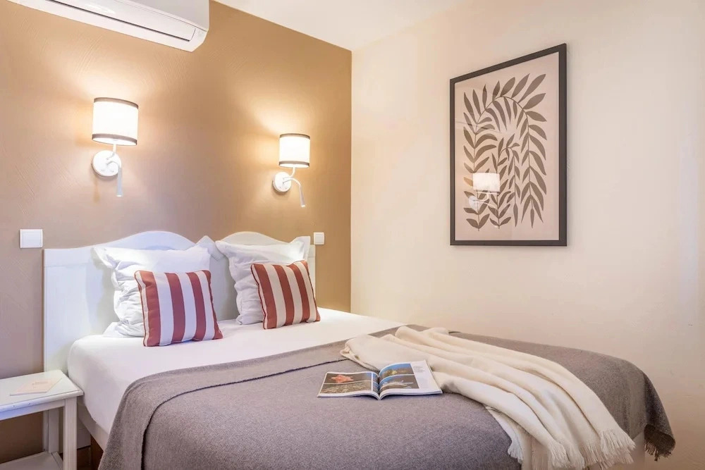 Holiday Stay With Sleeping Alcove