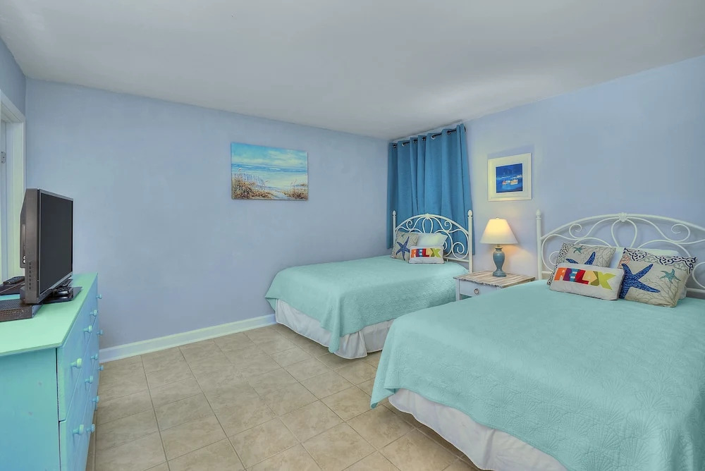 Holiday Towers by Elliott Beach Rentals
