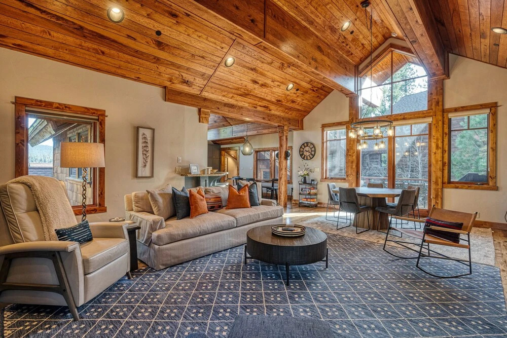 New Listing! New-build Luxury W/ Hot Tub 4 Bedroom Home