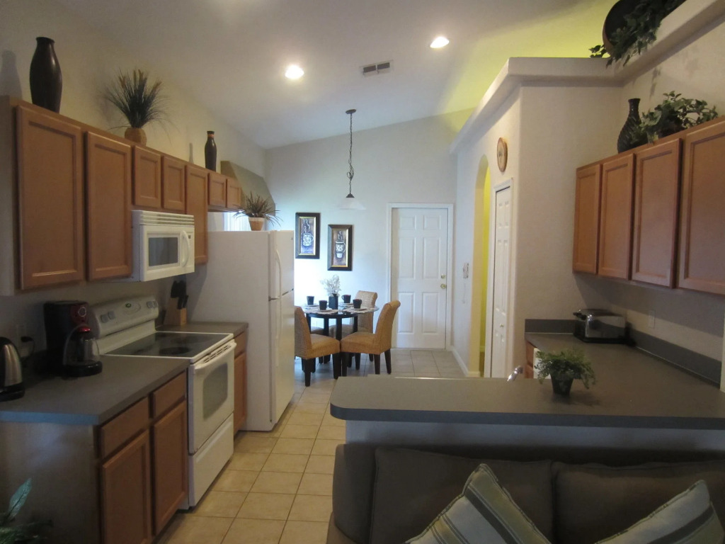 3 bedroom Pool Home by GSV