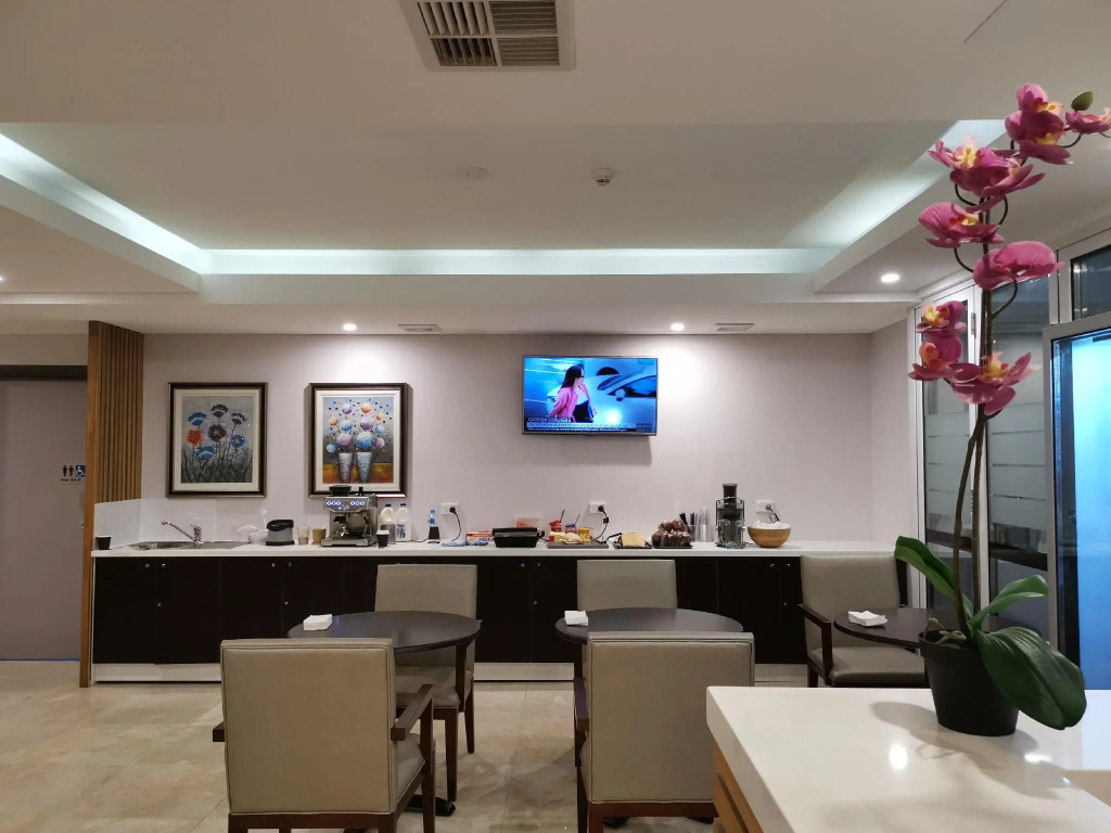 Megaboom City Hotel