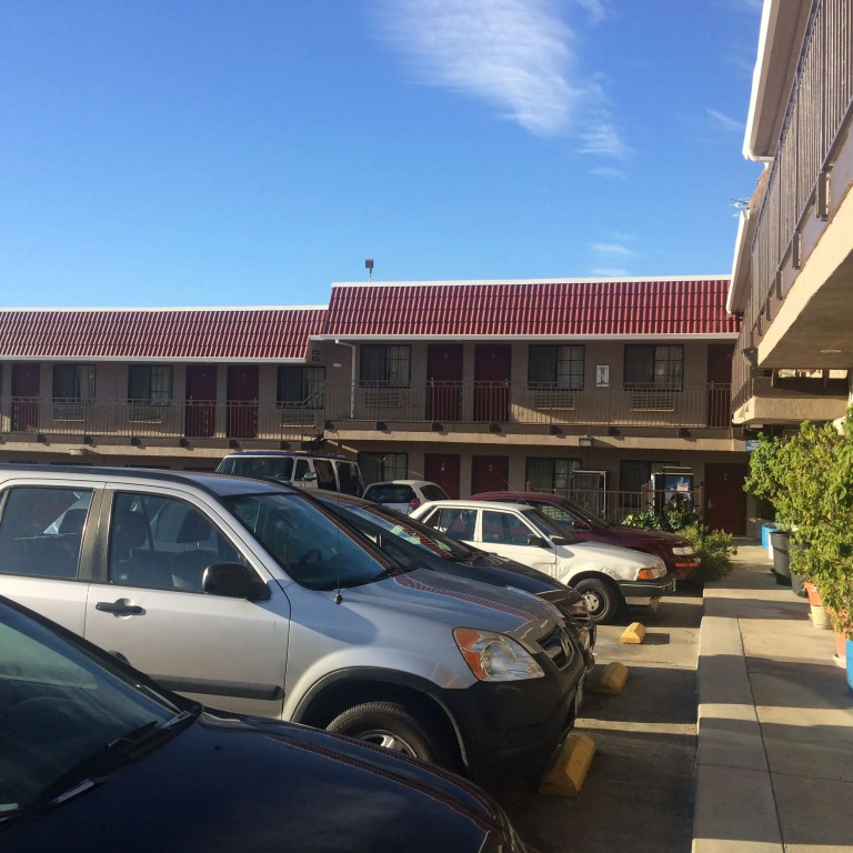 Crown Lodge Motel