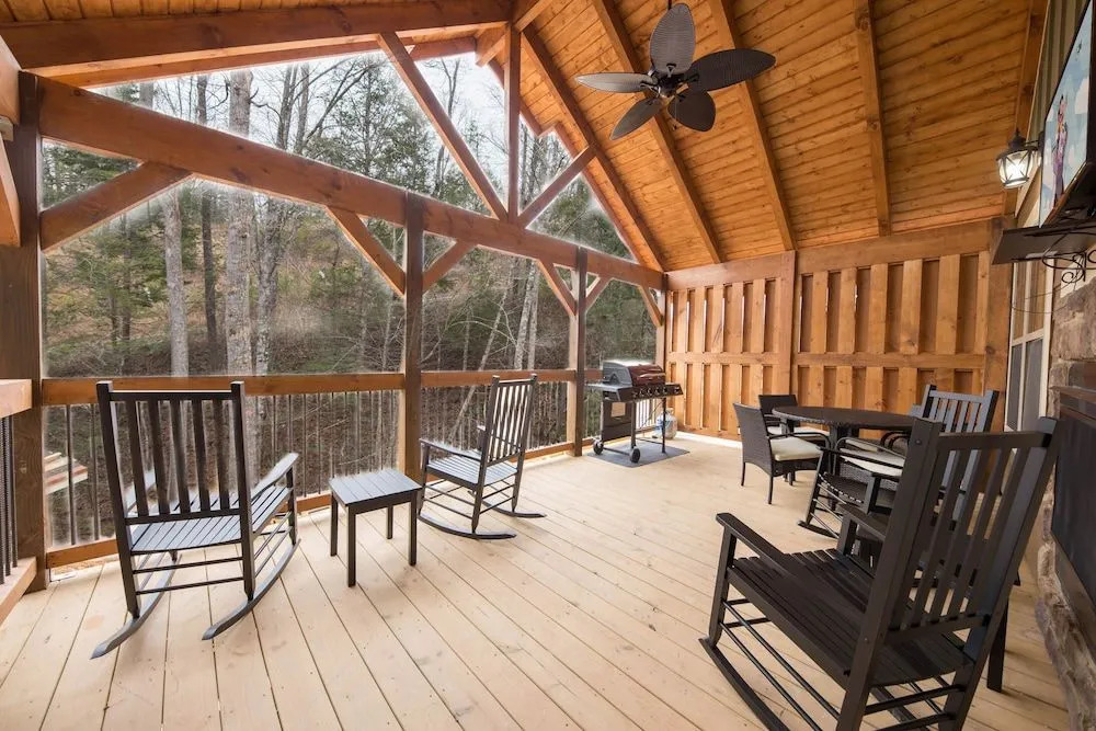 Gone Swimming 4 Bedrooms 4.5 Bathrooms Cabin
