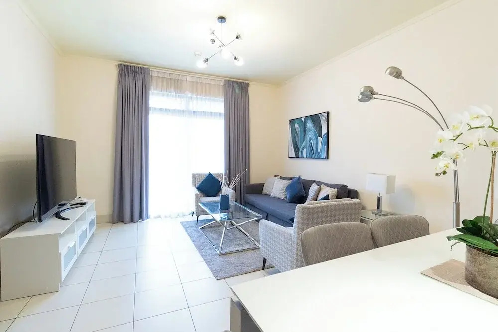 Reehan 1 - Happy Season - 2BR - Downtown