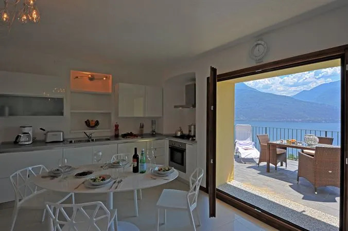 Casa di Luna - Pianello del Lario by LoveComo