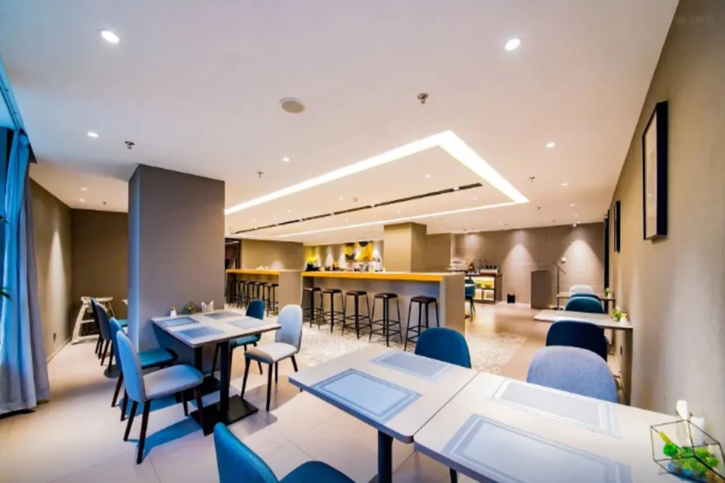Home Inn Selected Changsha Xiangya Fuyi Furong Square Metro Station