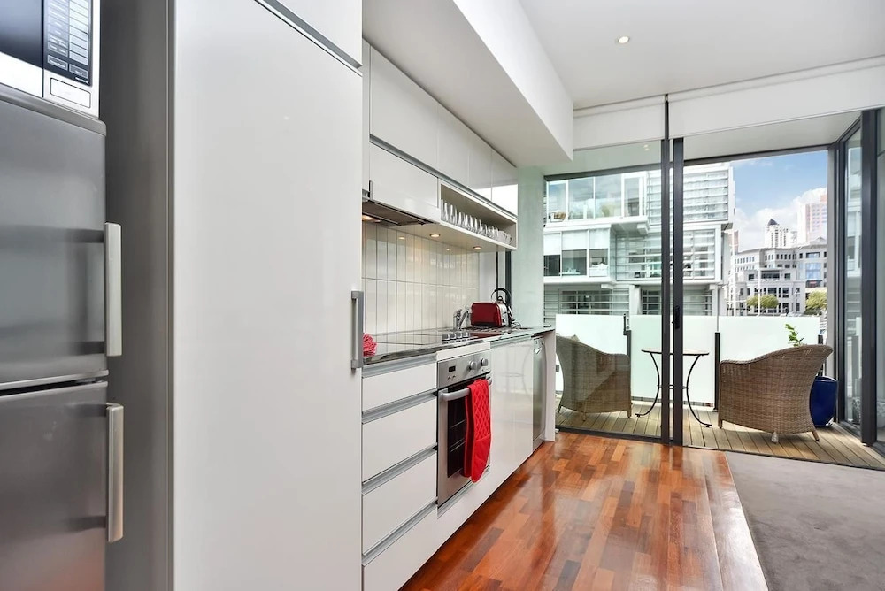 QV Central Harbour Apartment - 684