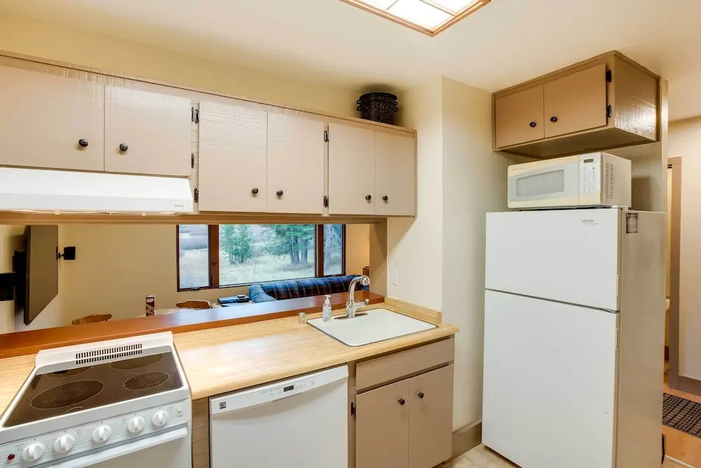 Mountain Condo w/ Fireplace in Kirkwood Ski Resort