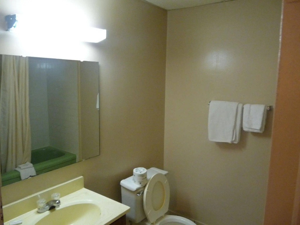 Manor Motel