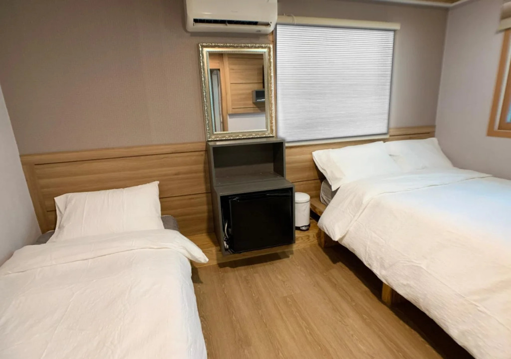J-Honor Guesthouse