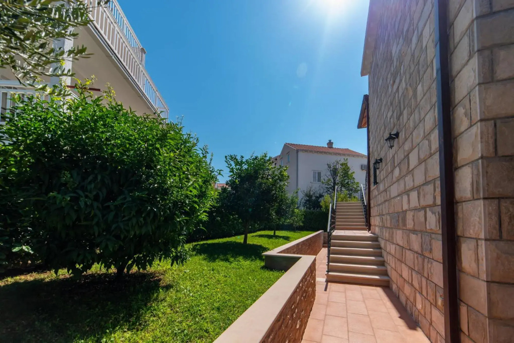 Apartments Sutalo 2