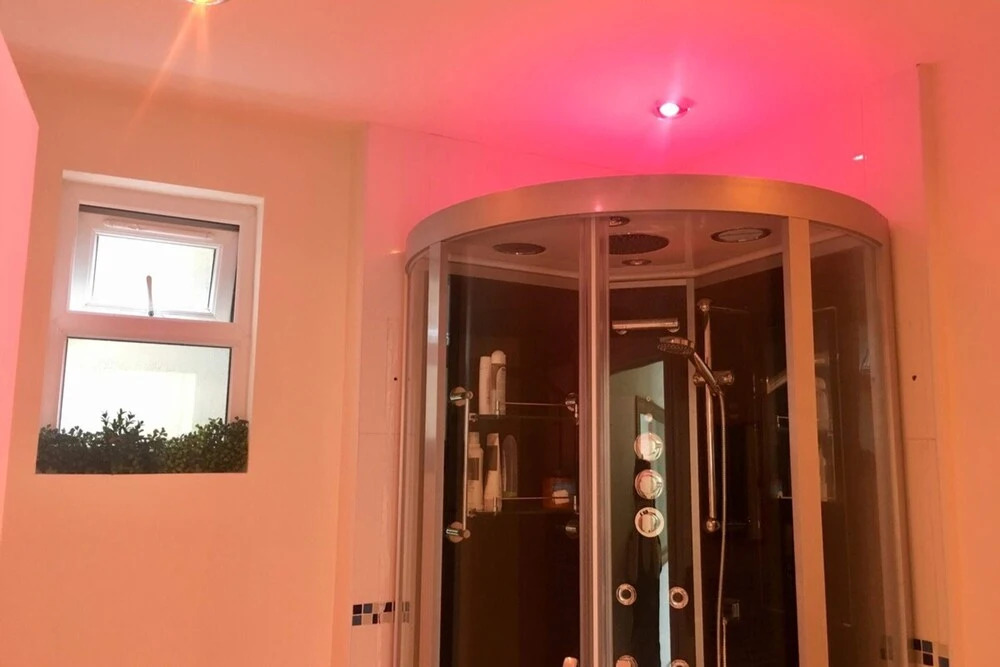 Bright 1 Bedroom Flat in West Hampstead With Balcony