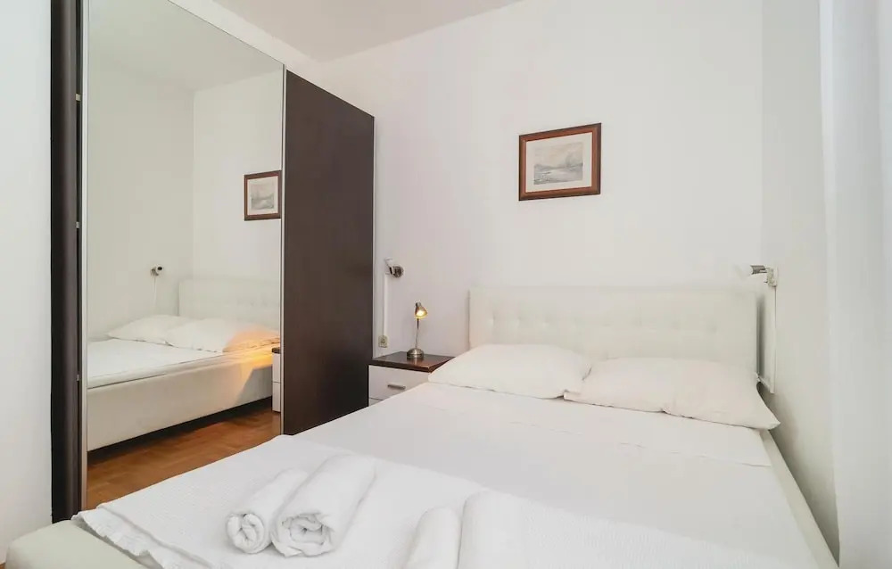 Amazing Home In Supetar