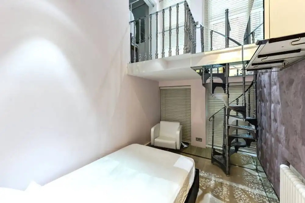 Stylish 3 Bedroom Home in Hampstead