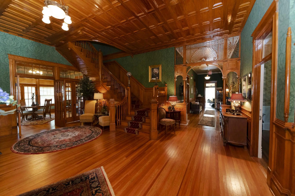 Captain Henderson House