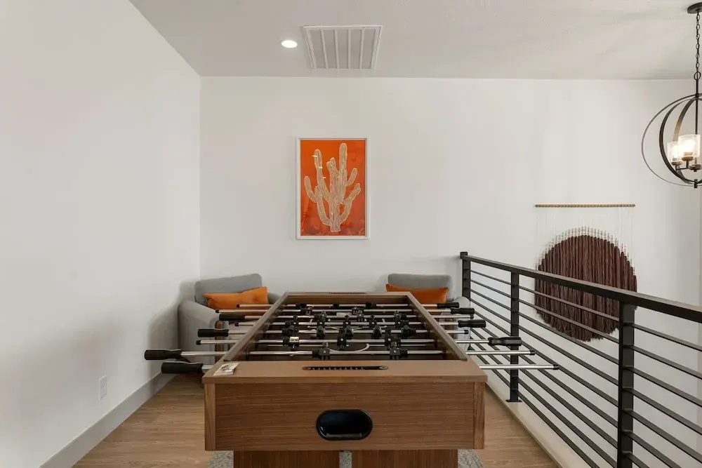 Country Is Cool Again 5 Bedroom Townhouse
