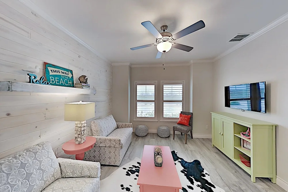 Brand-new Townhome W/ Pool - Steps To The Beach 4 Bedroom Condo
